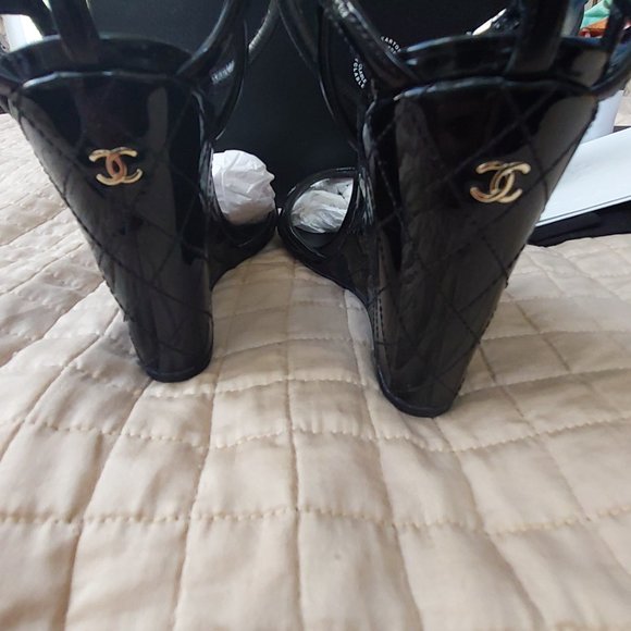 Chanel patent leather wedge - Picture 3 of 8